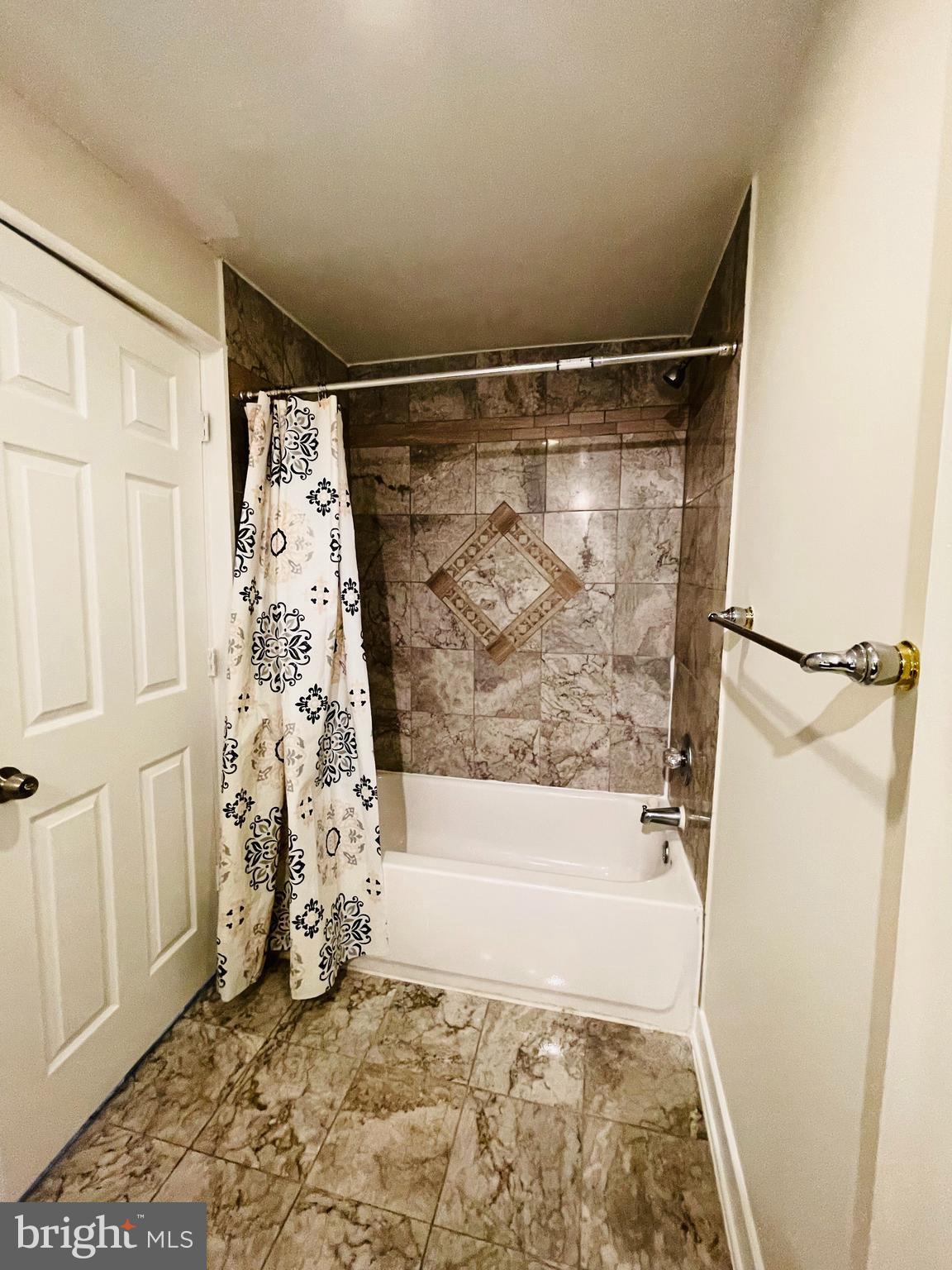 3874 MARQUIS PL