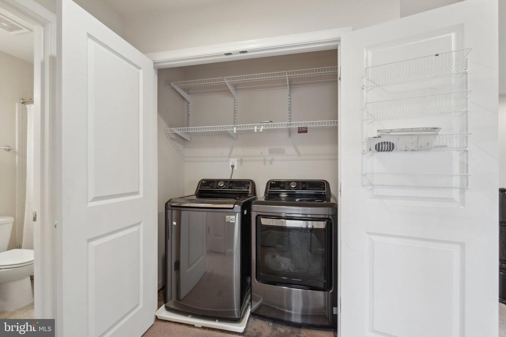 15915 Darling Pl