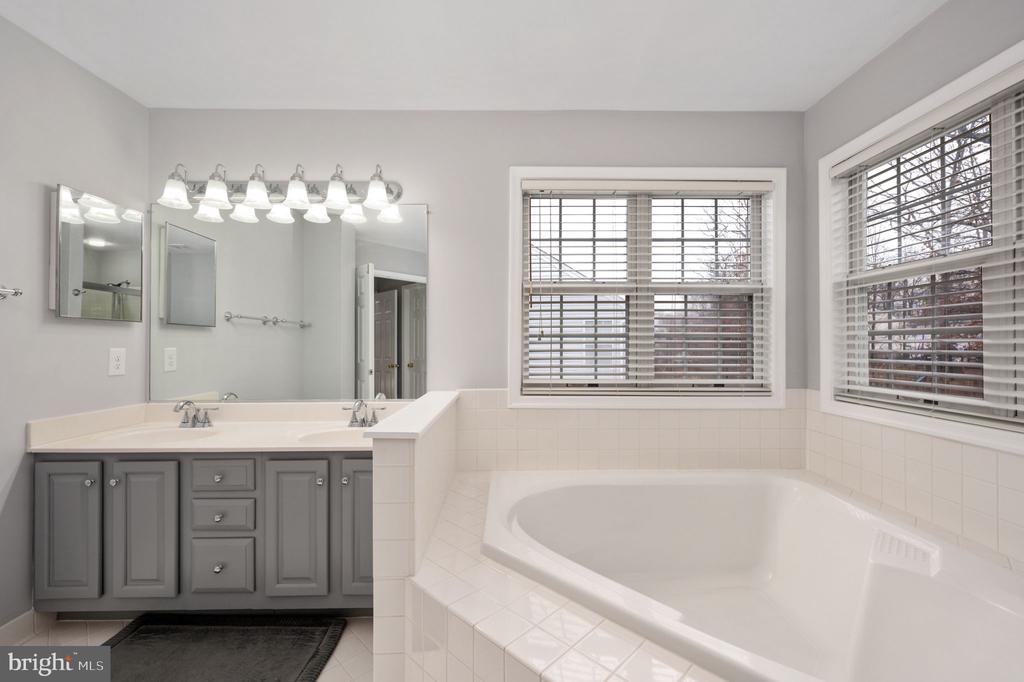 13731 BRIDLEWOOD DR