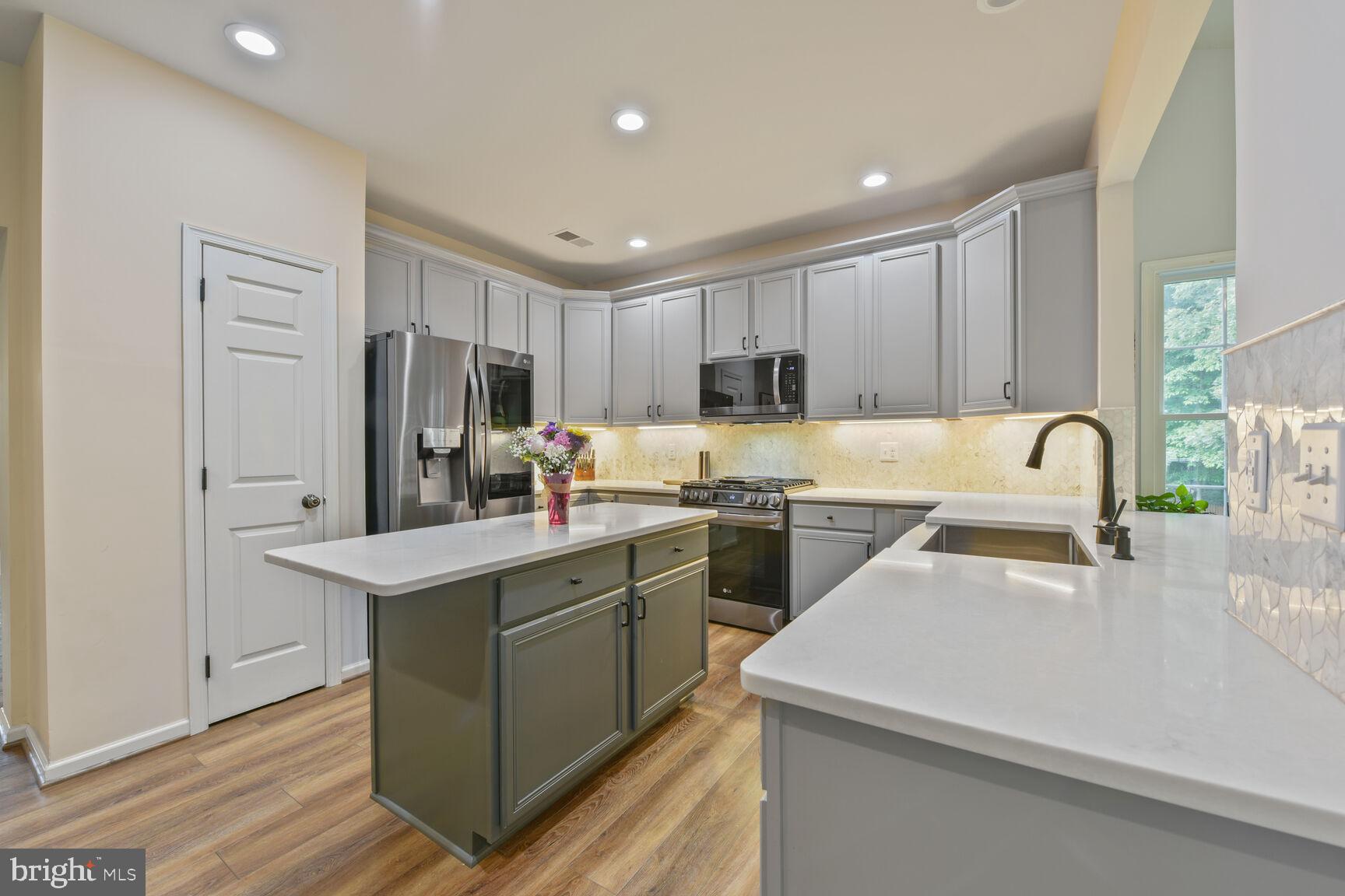 5907 TULLOCH SPRING CT