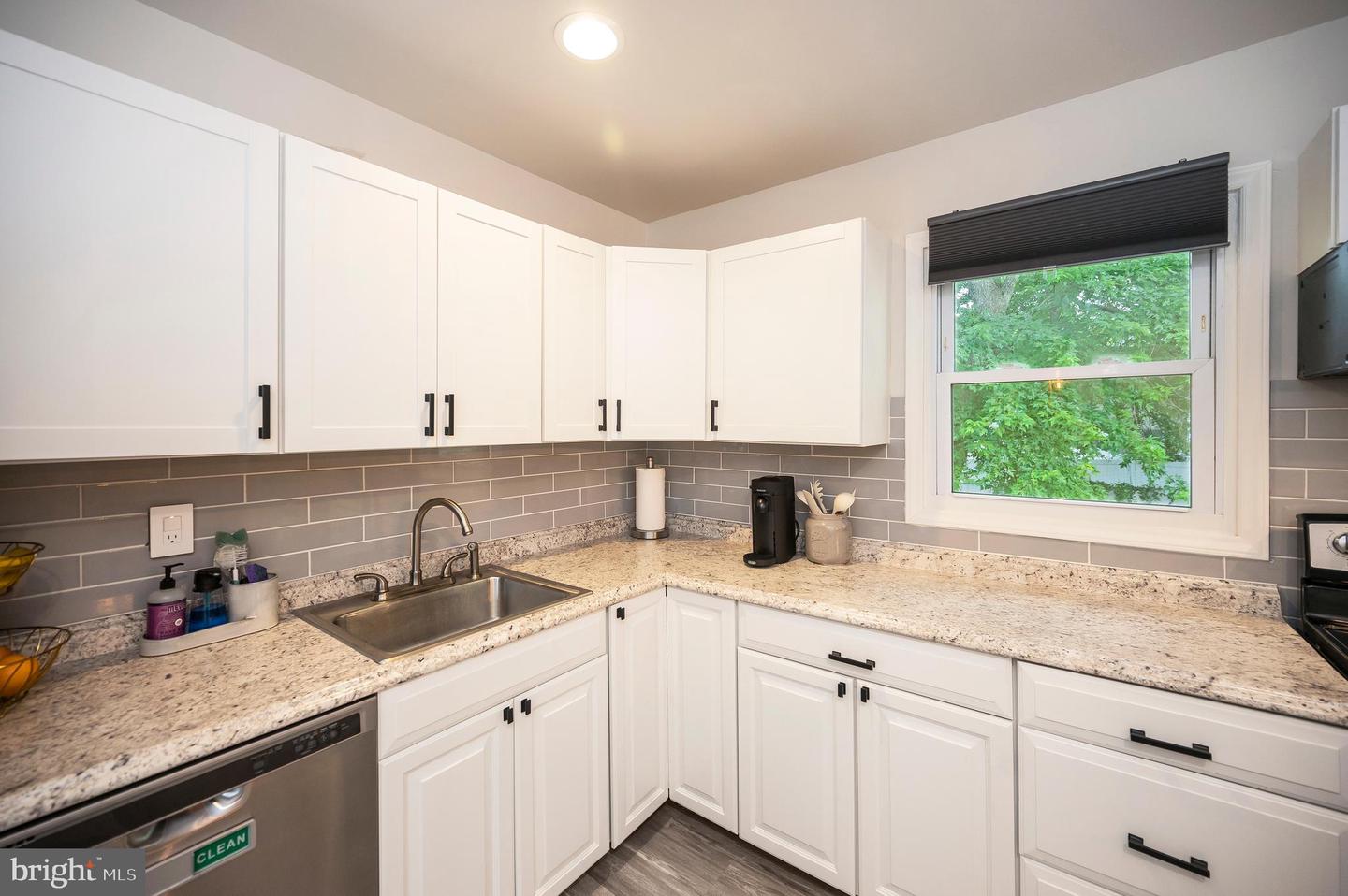 14204 Lindendale Rd