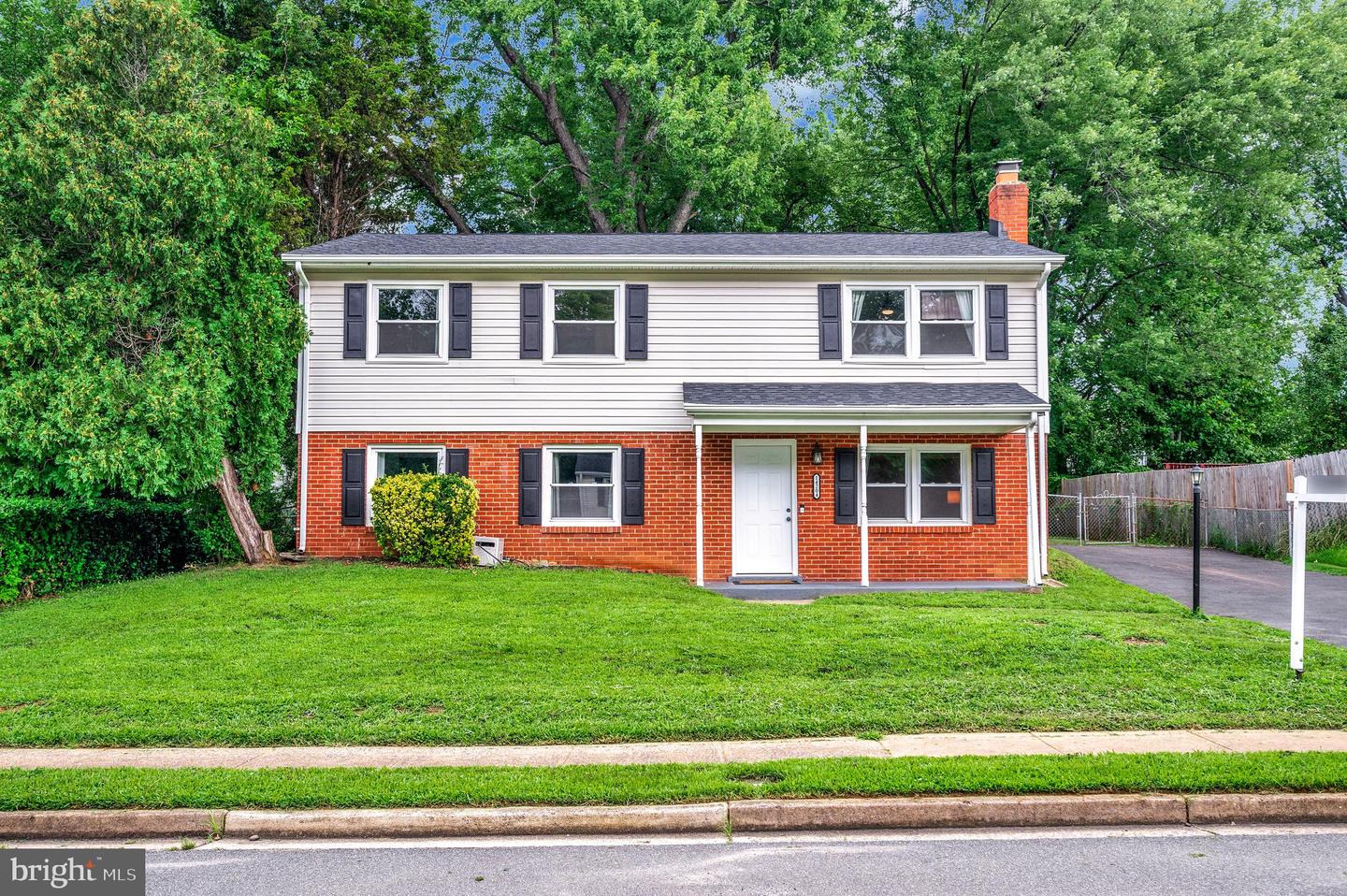 14204 Lindendale Rd
