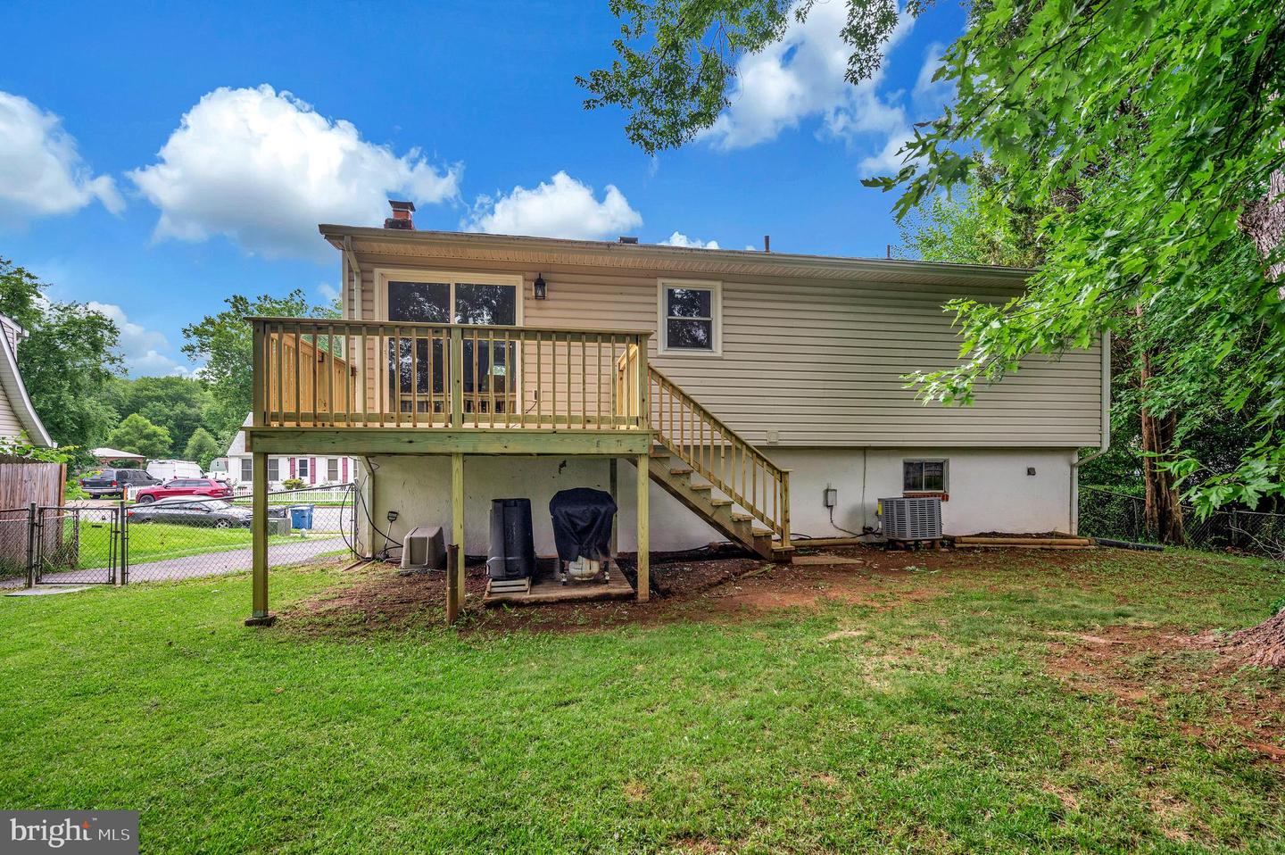 14204 Lindendale Rd