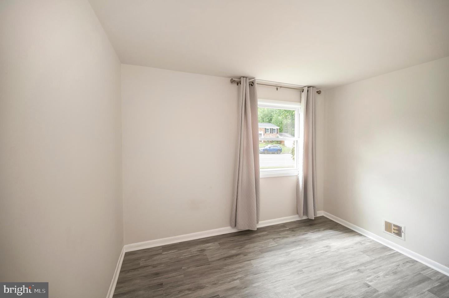 14204 Lindendale Rd