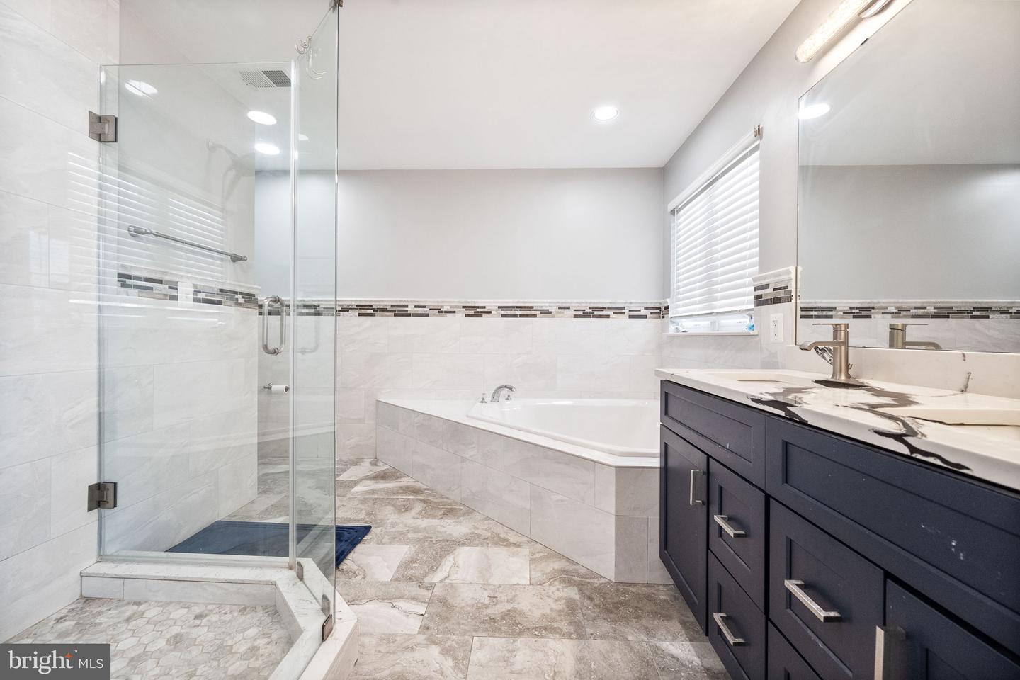 16438 Regatta Ln