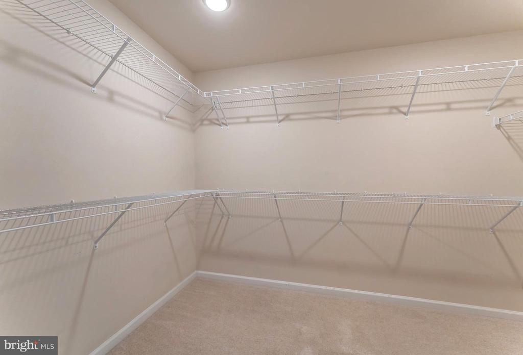 6843 William White Way