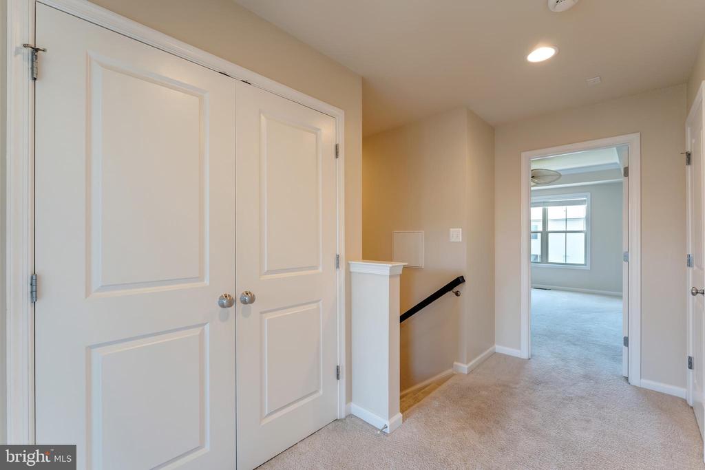 6843 William White Way