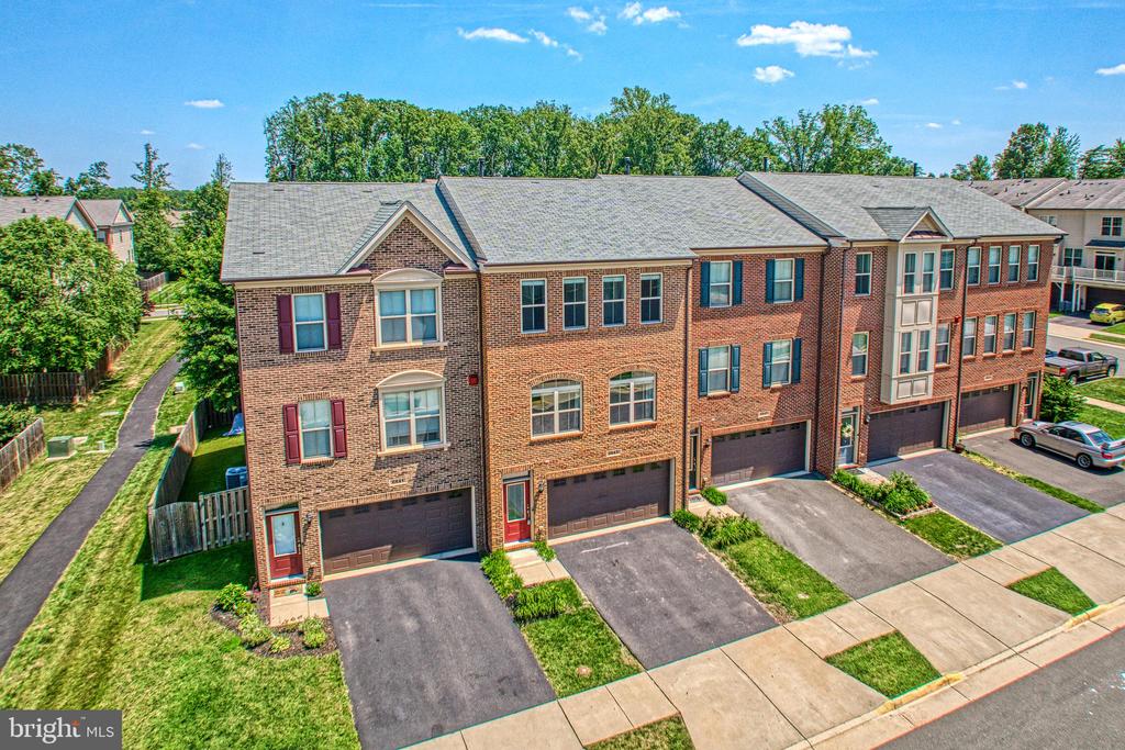 6843 William White Way