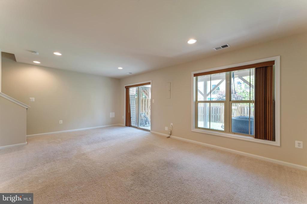 6843 William White Way