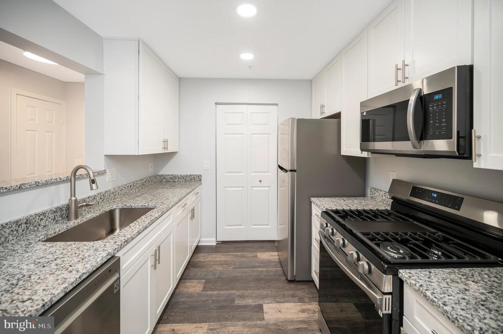 14188 CUDDY LOOP ##102