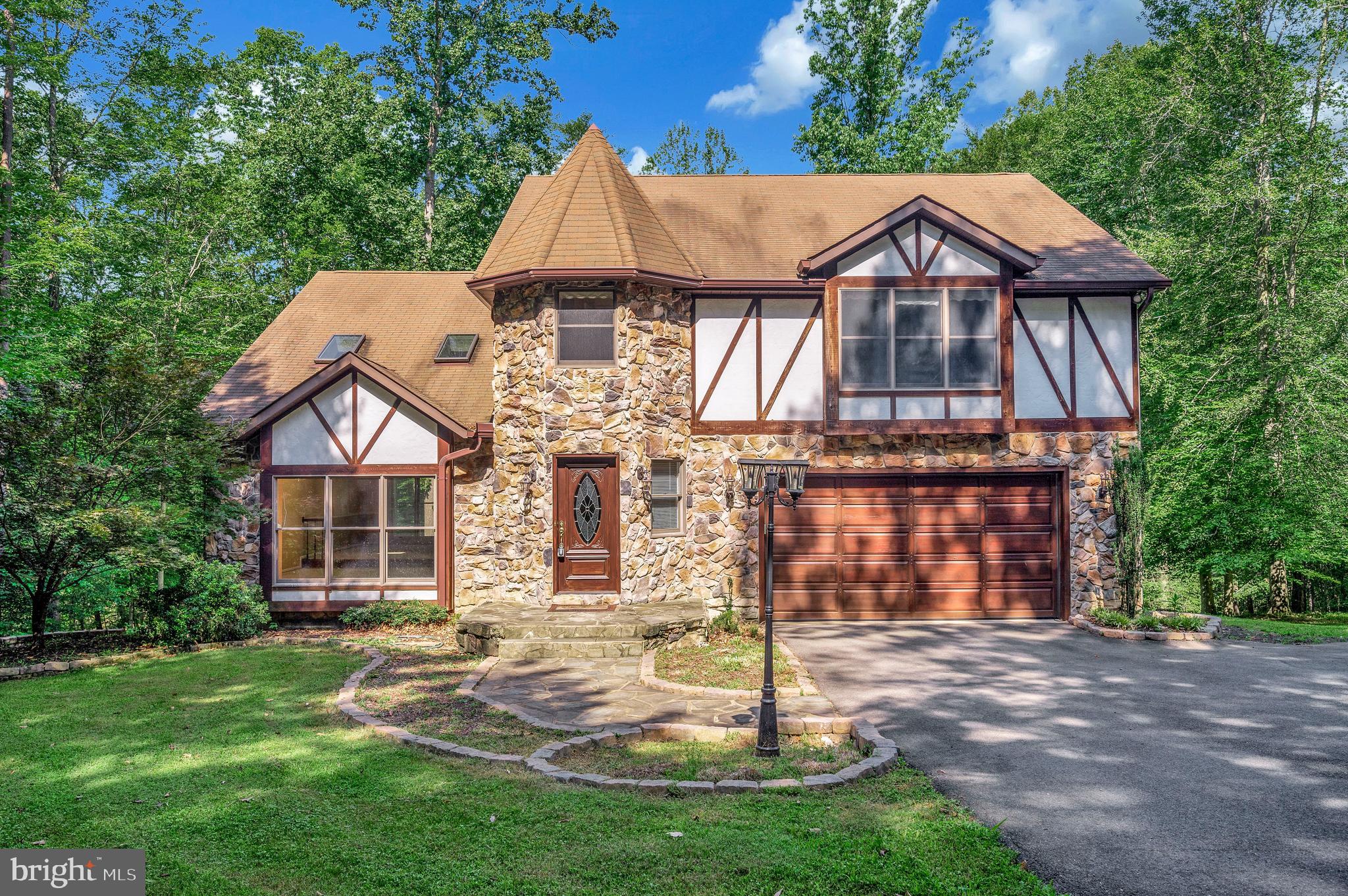 5599 Small Oak Ct