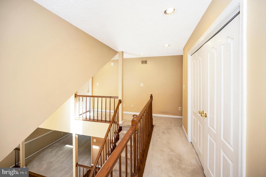 5599 Small Oak Ct