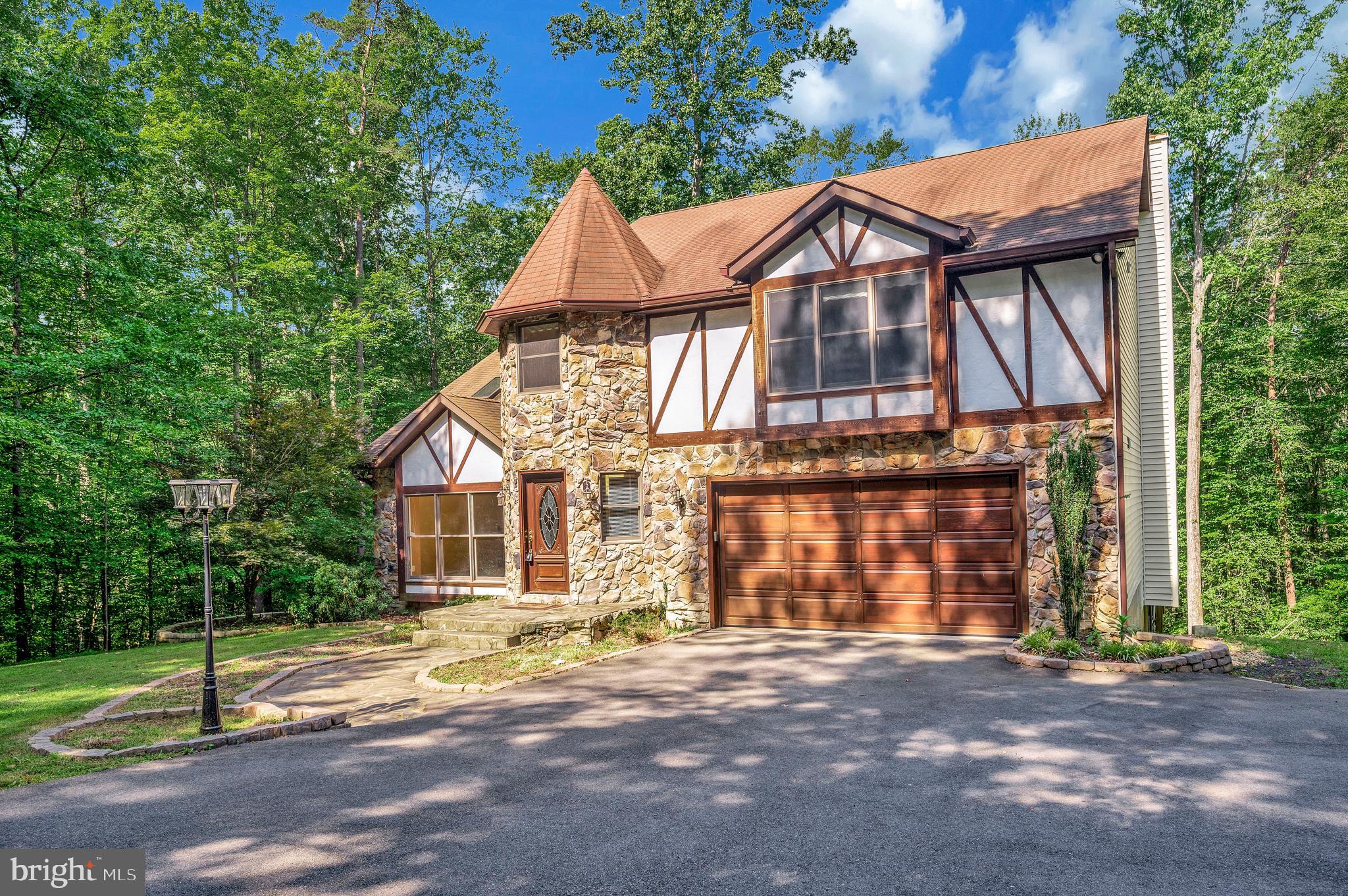 5599 Small Oak Ct