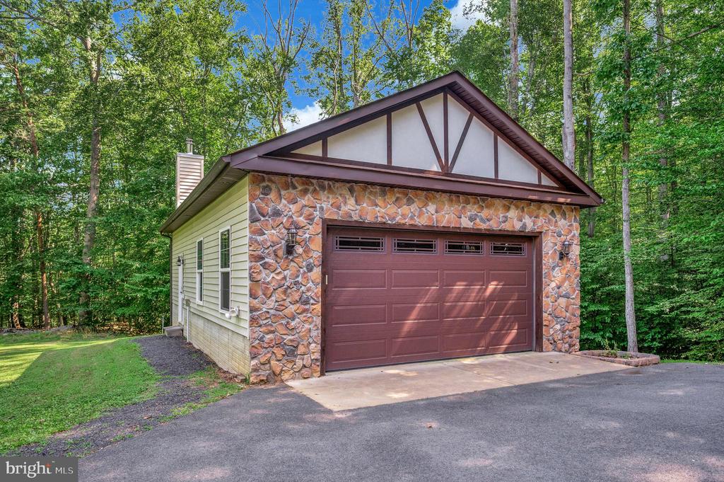 5599 Small Oak Ct