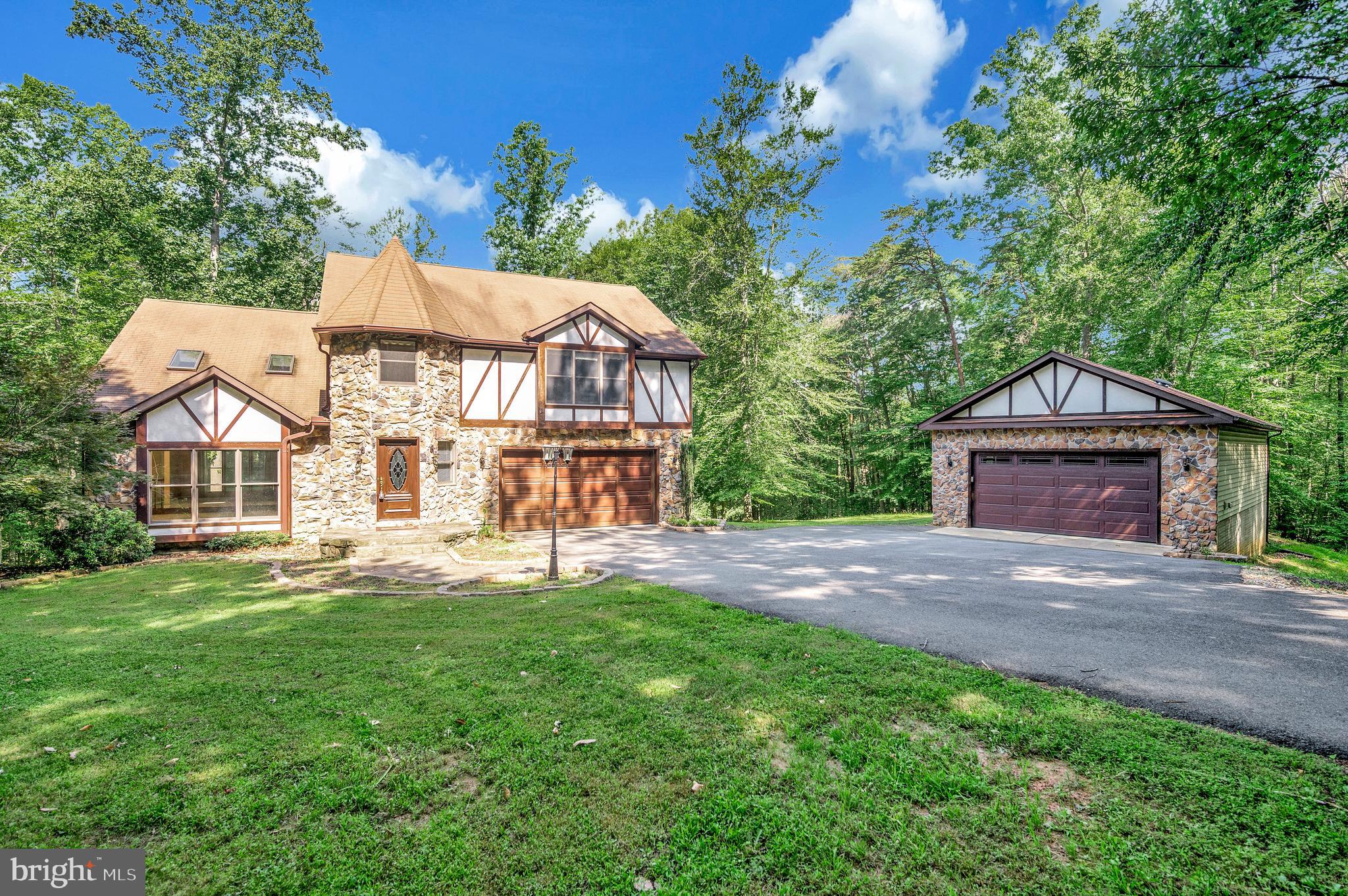 5599 Small Oak Ct