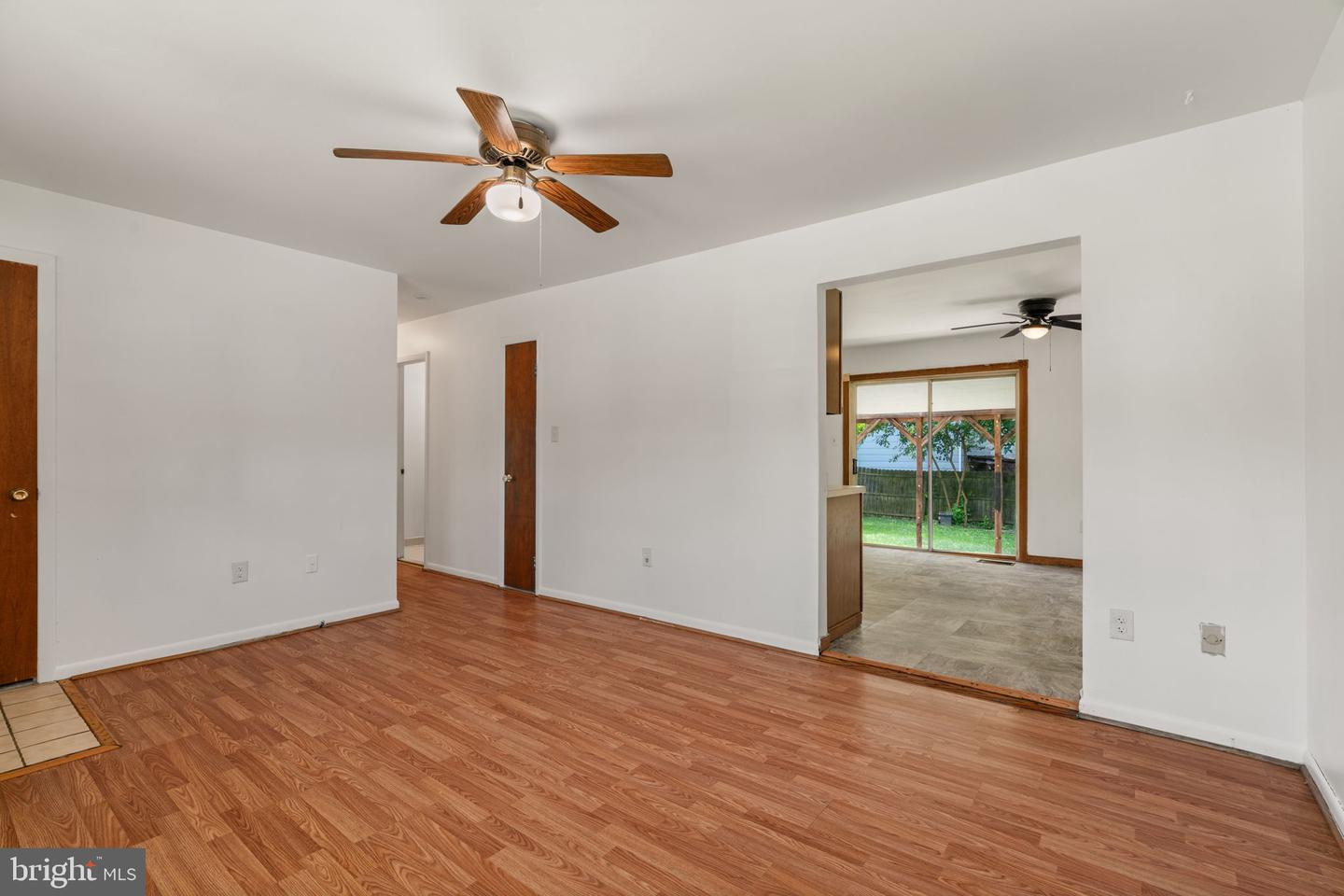 13223 Hawthorn Ln