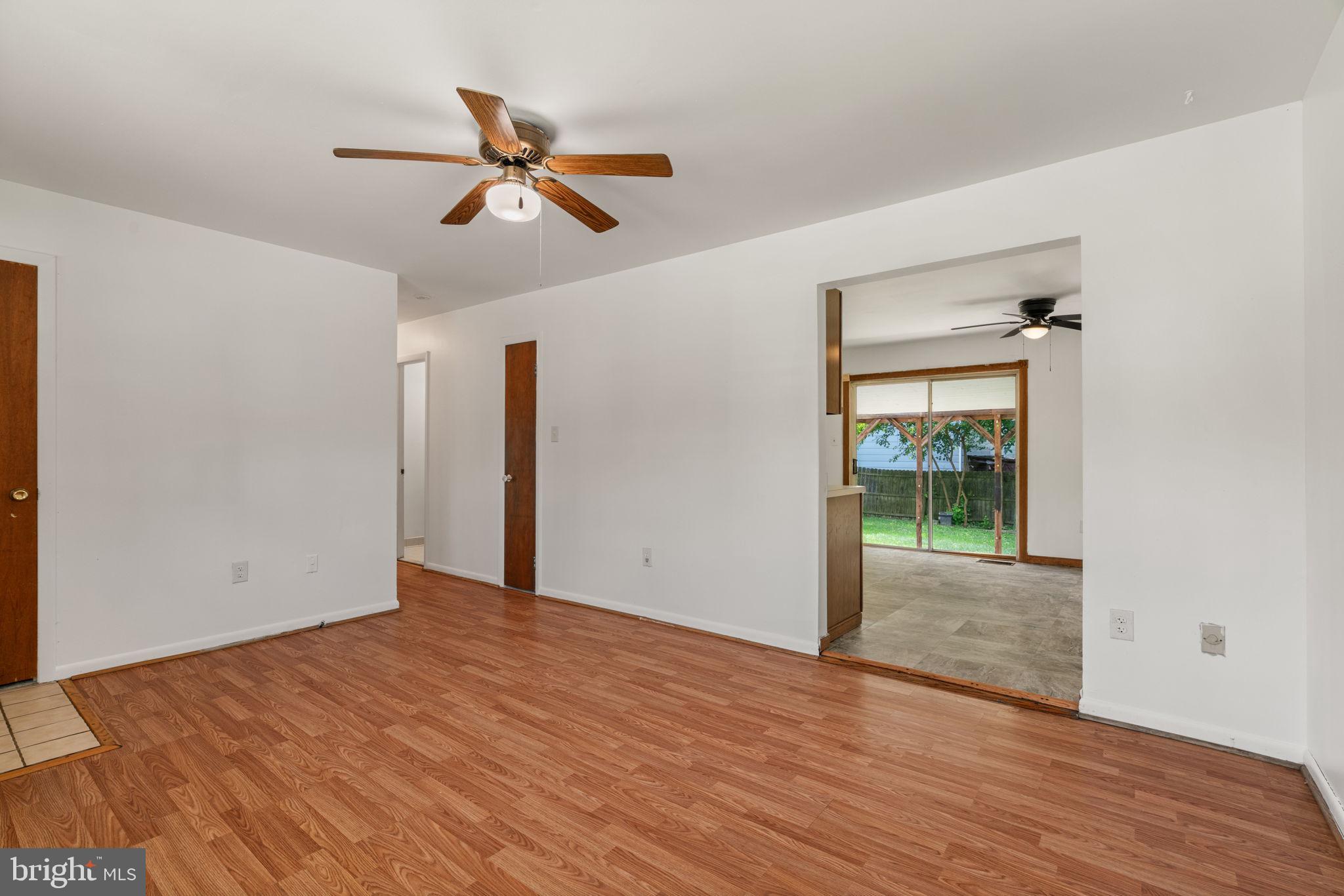 13223 Hawthorn Ln