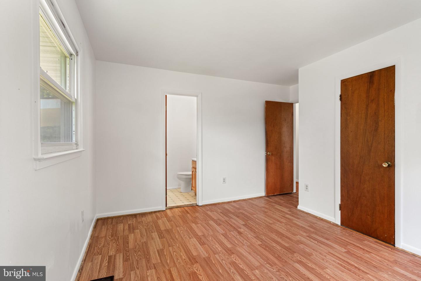13223 Hawthorn Ln