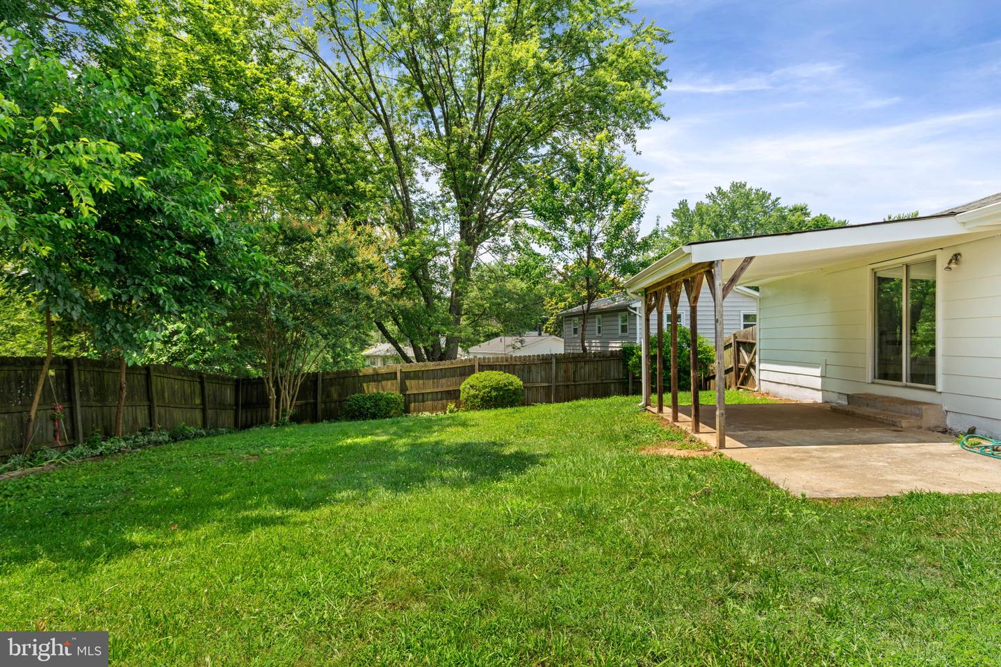 13223 Hawthorn Ln