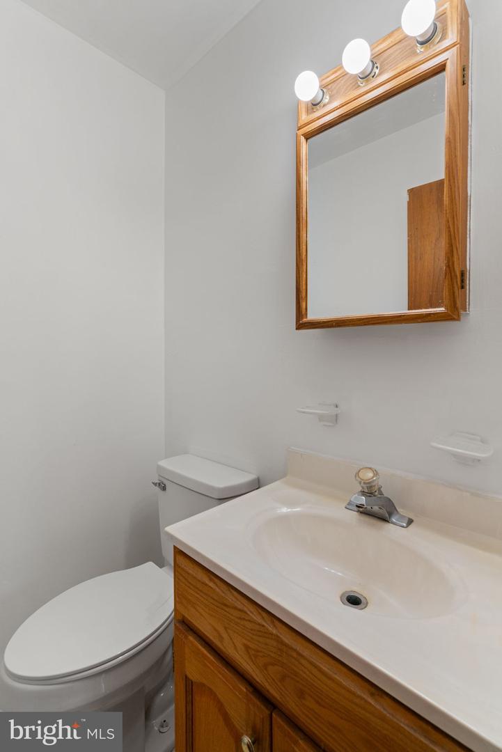 13223 Hawthorn Ln