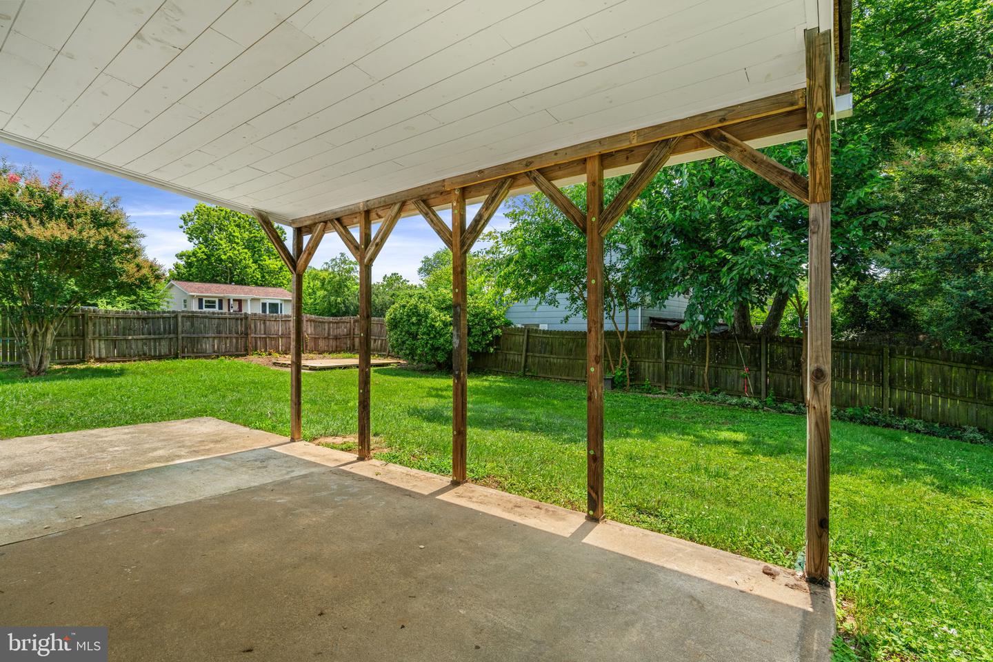 13223 Hawthorn Ln