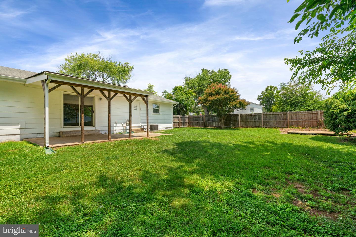 13223 Hawthorn Ln