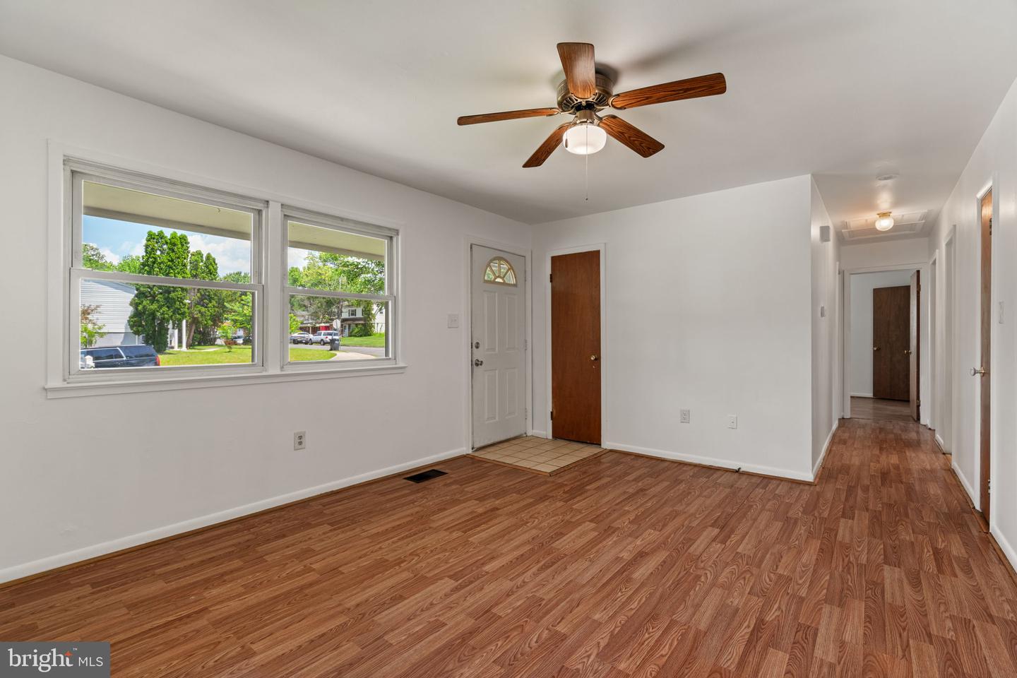 13223 Hawthorn Ln