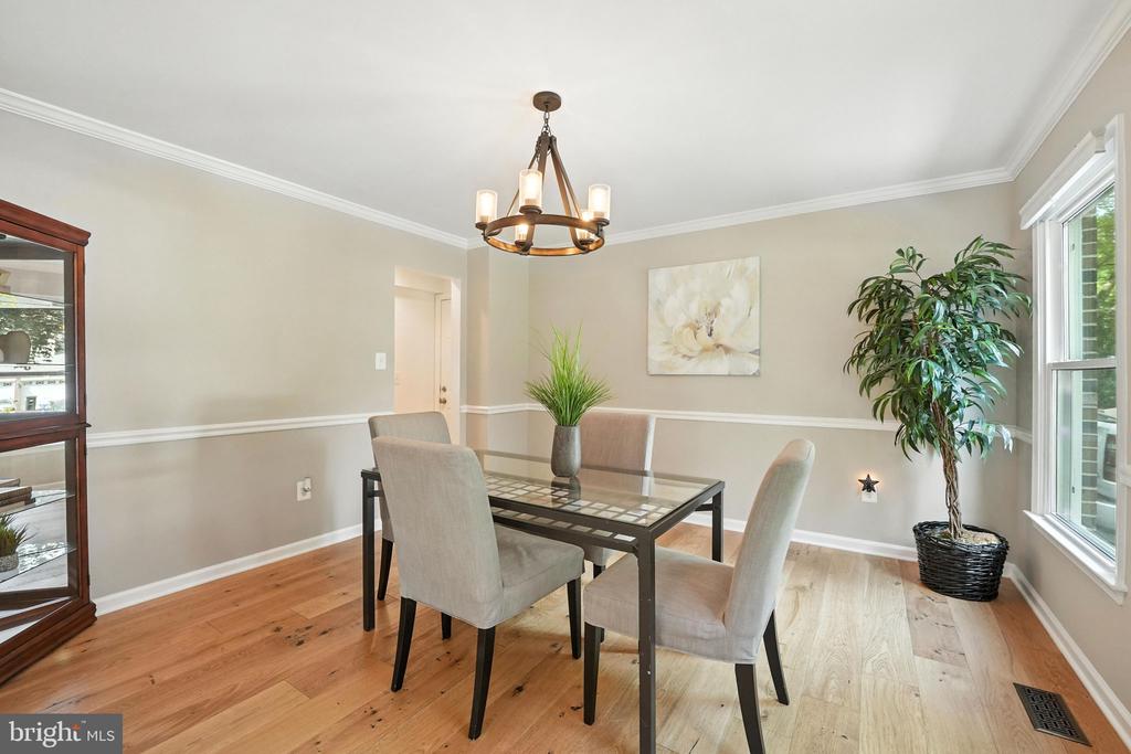 15055 Greenmount Dr