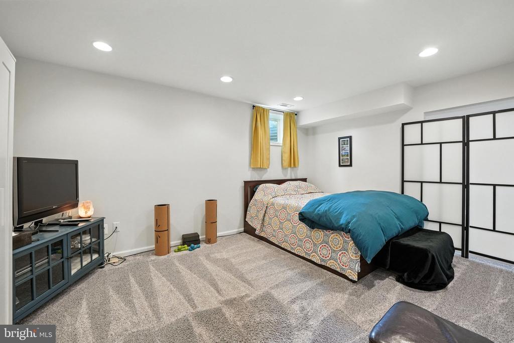 15055 Greenmount Dr