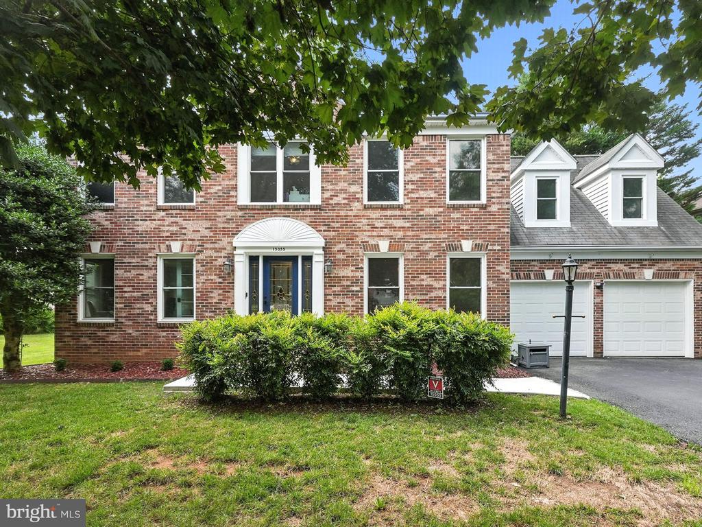 15055 Greenmount Dr