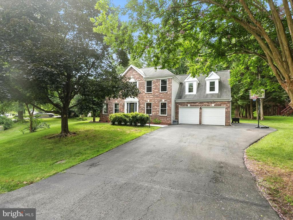 15055 Greenmount Dr
