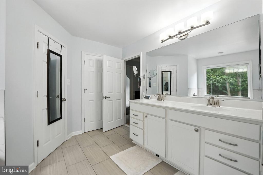 15055 Greenmount Dr
