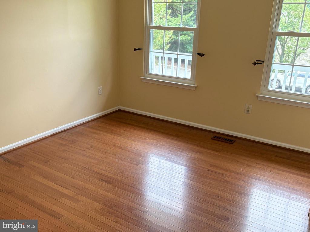 3479 WAINSCOTT PL