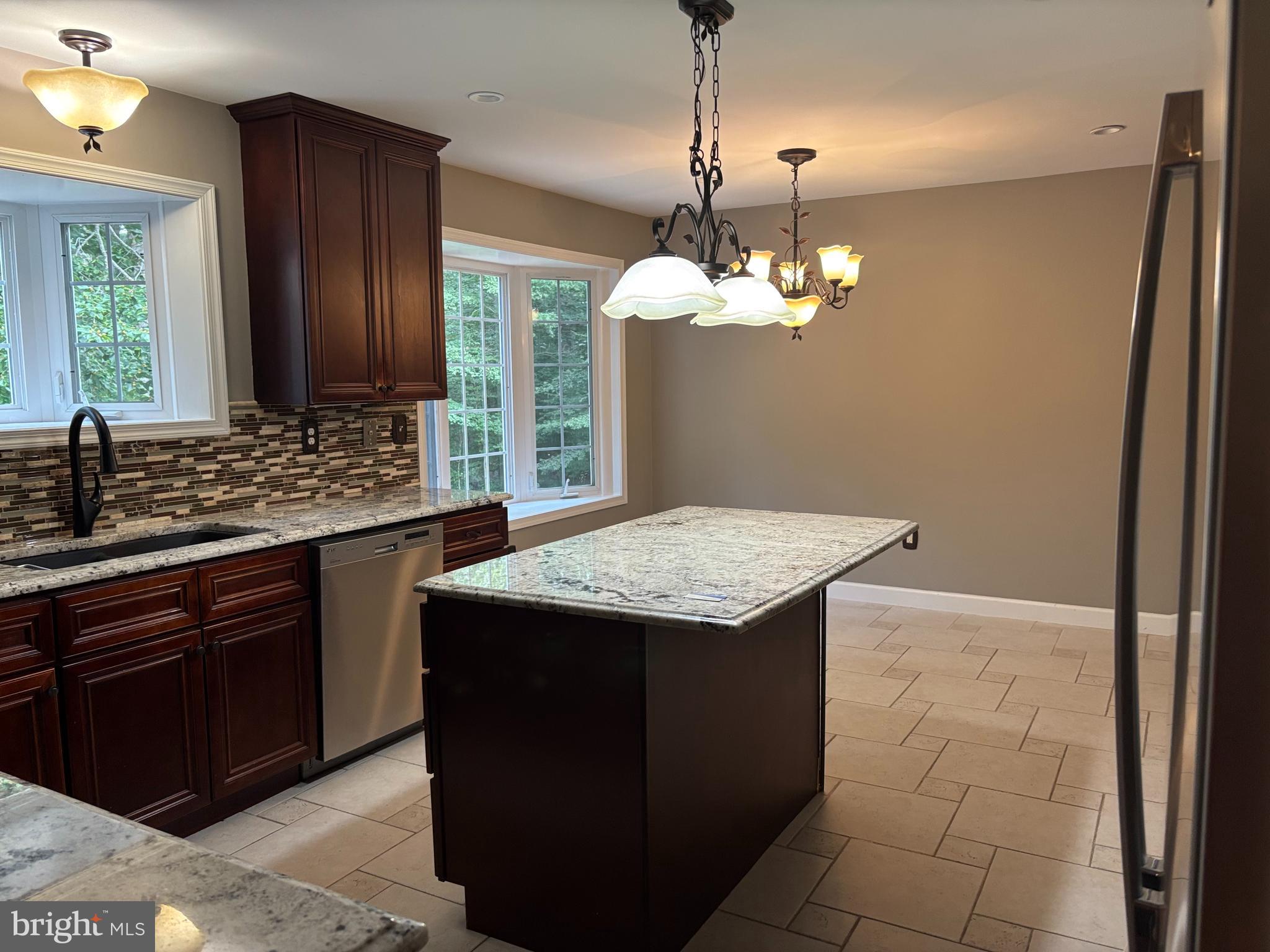 3479 WAINSCOTT PL