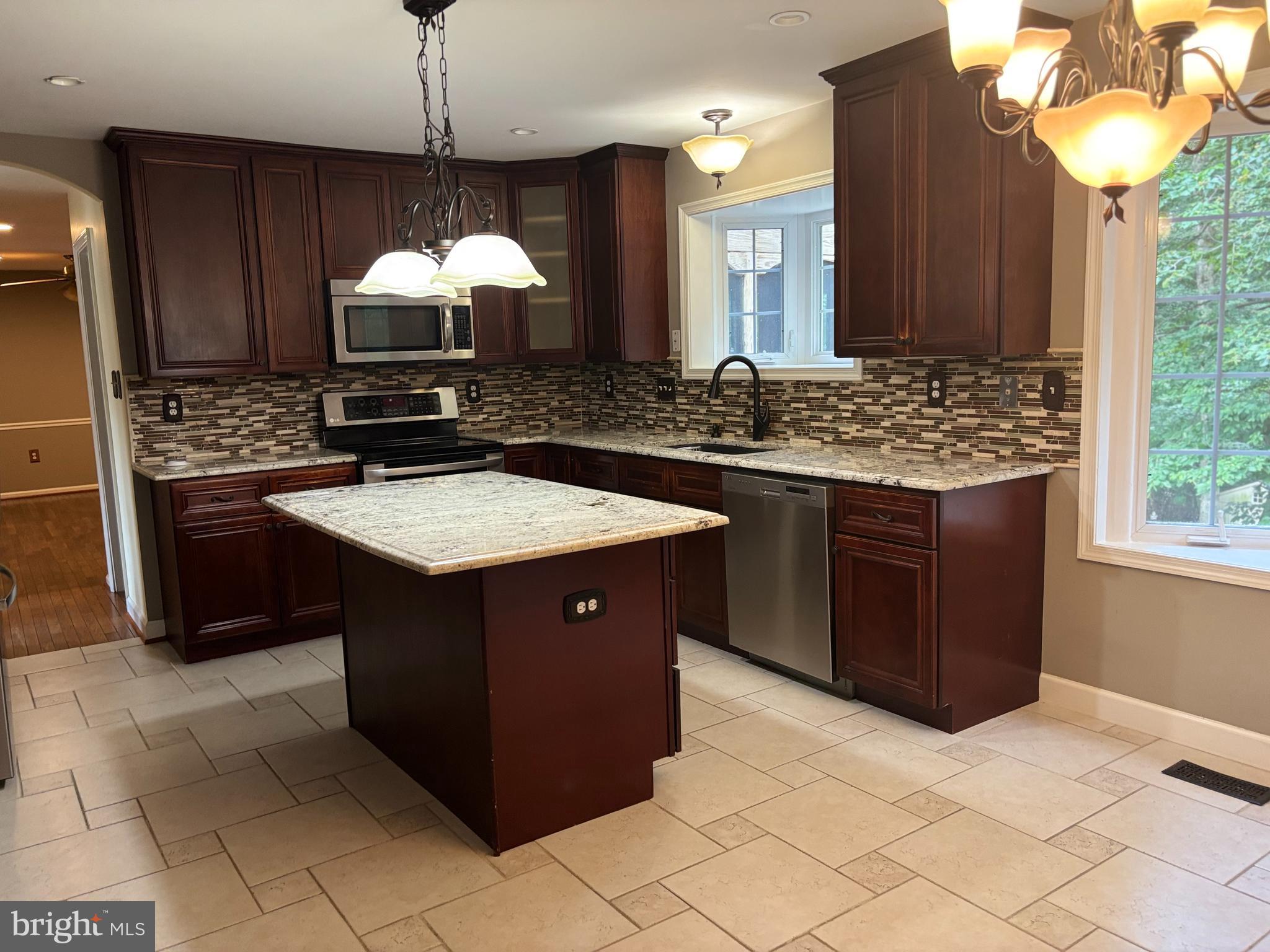 3479 WAINSCOTT PL
