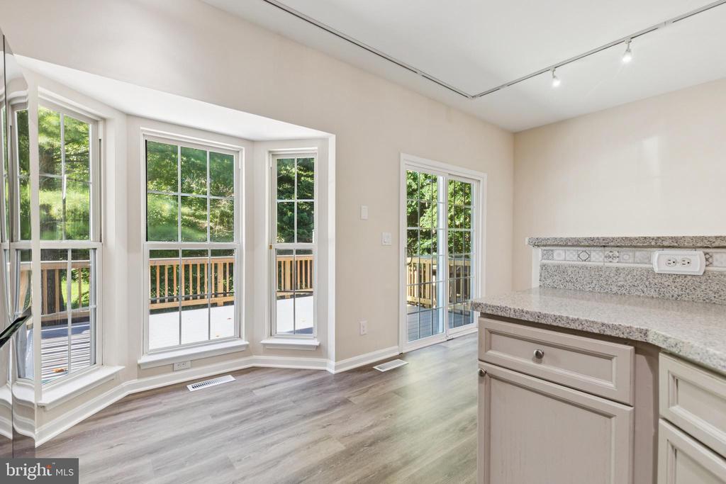 5099 Lands End Ct