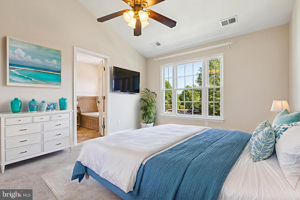 5099 Lands End Ct