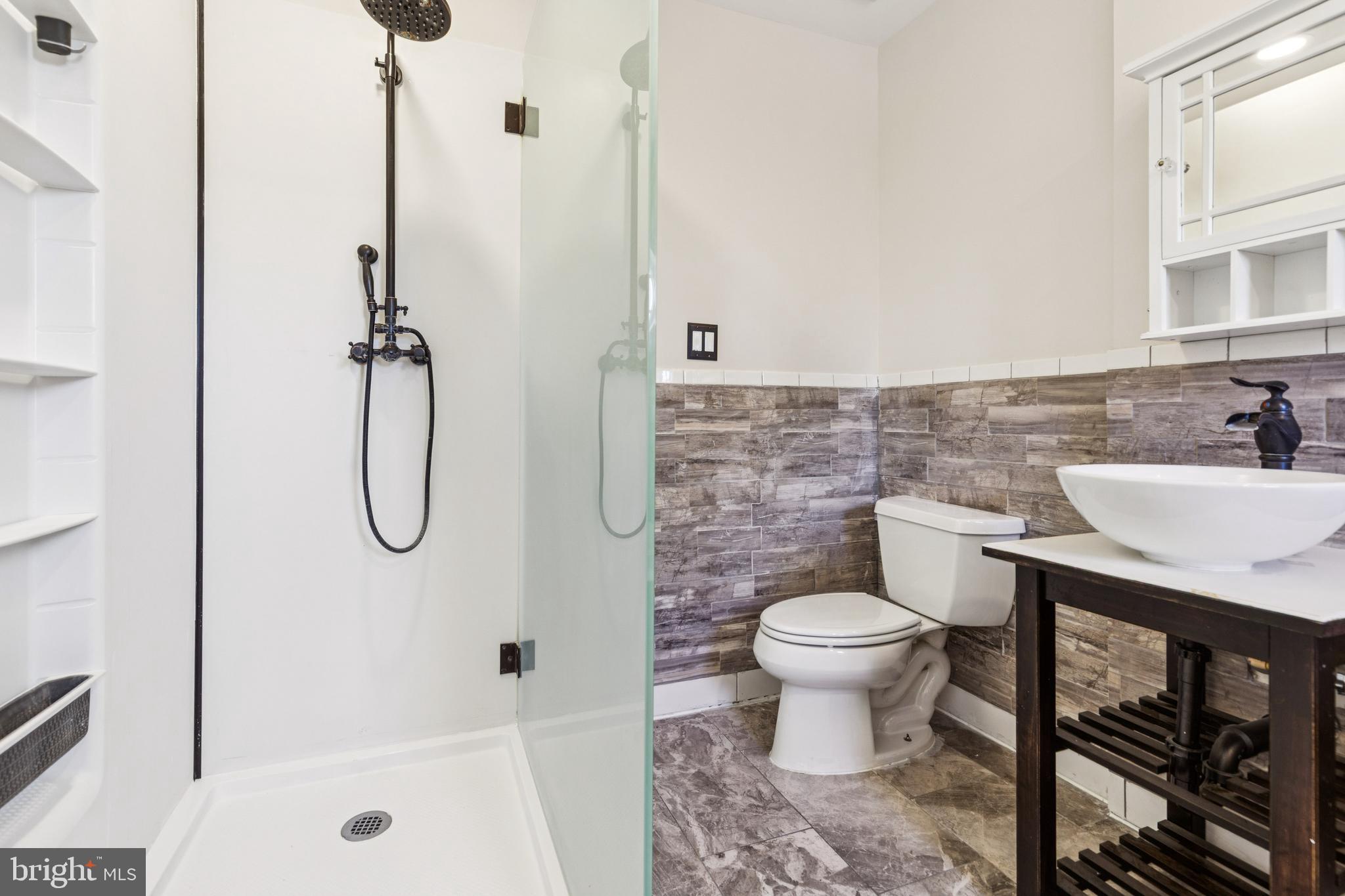 5099 Lands End Ct