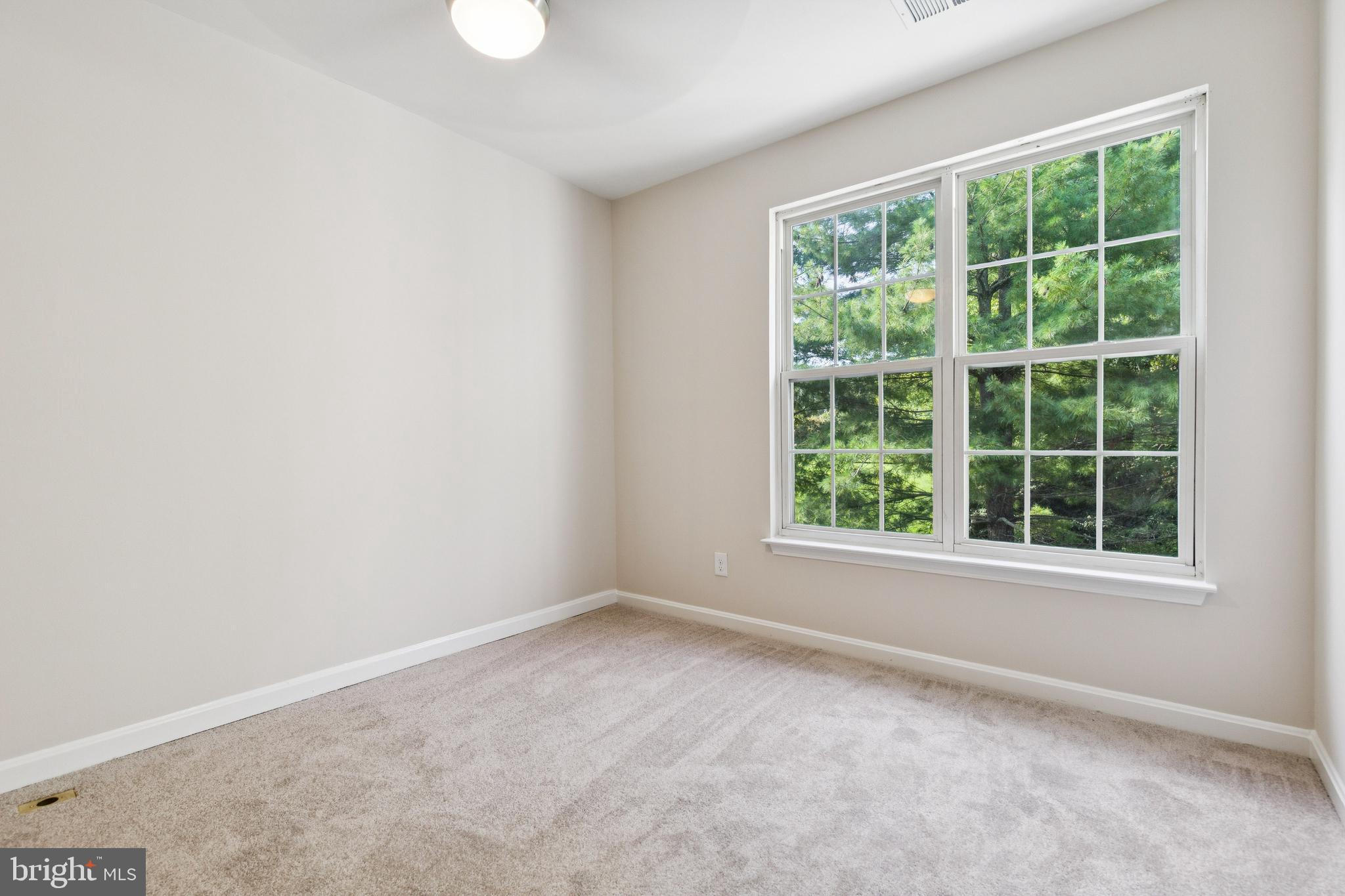 5099 Lands End Ct
