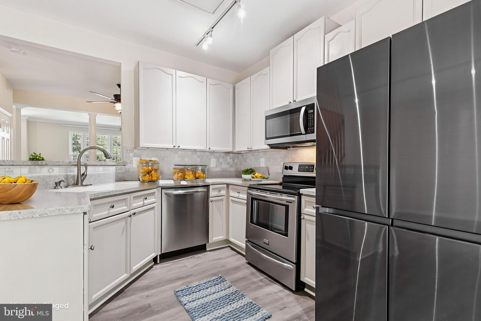 5099 Lands End Ct