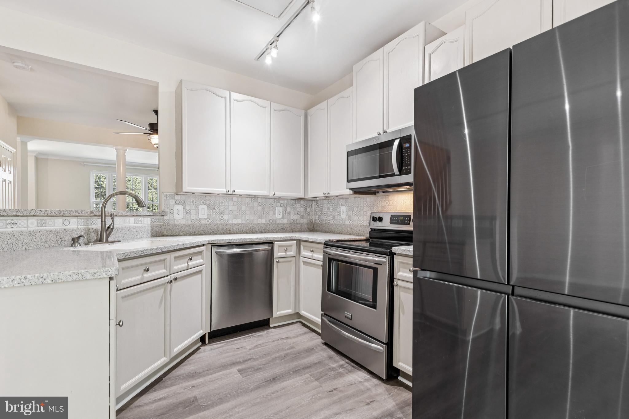 5099 Lands End Ct