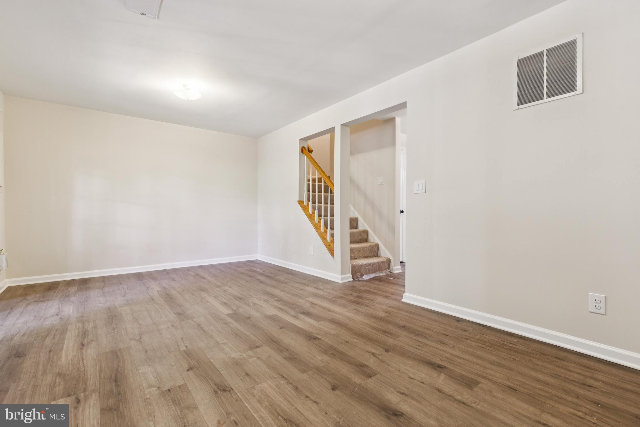 5099 Lands End Ct