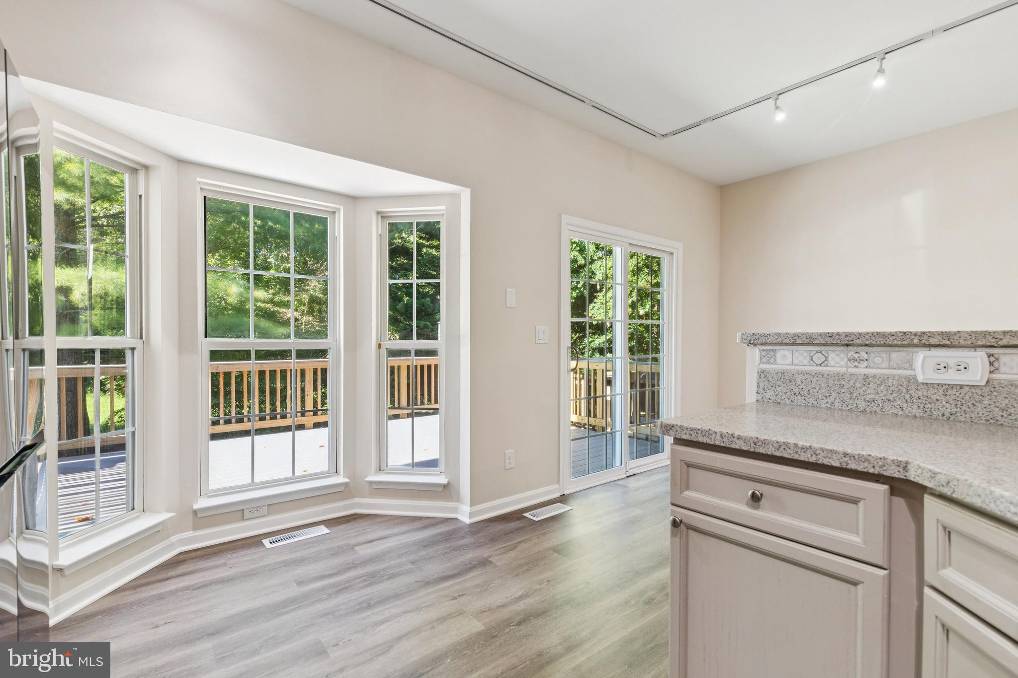 5099 Lands End Ct