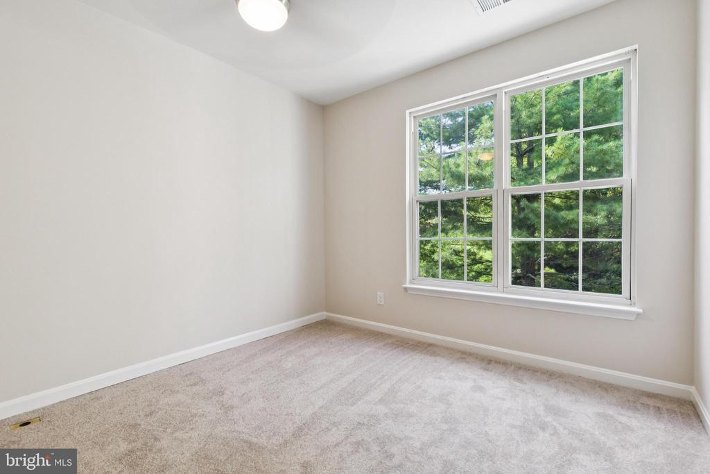 5099 Lands End Ct