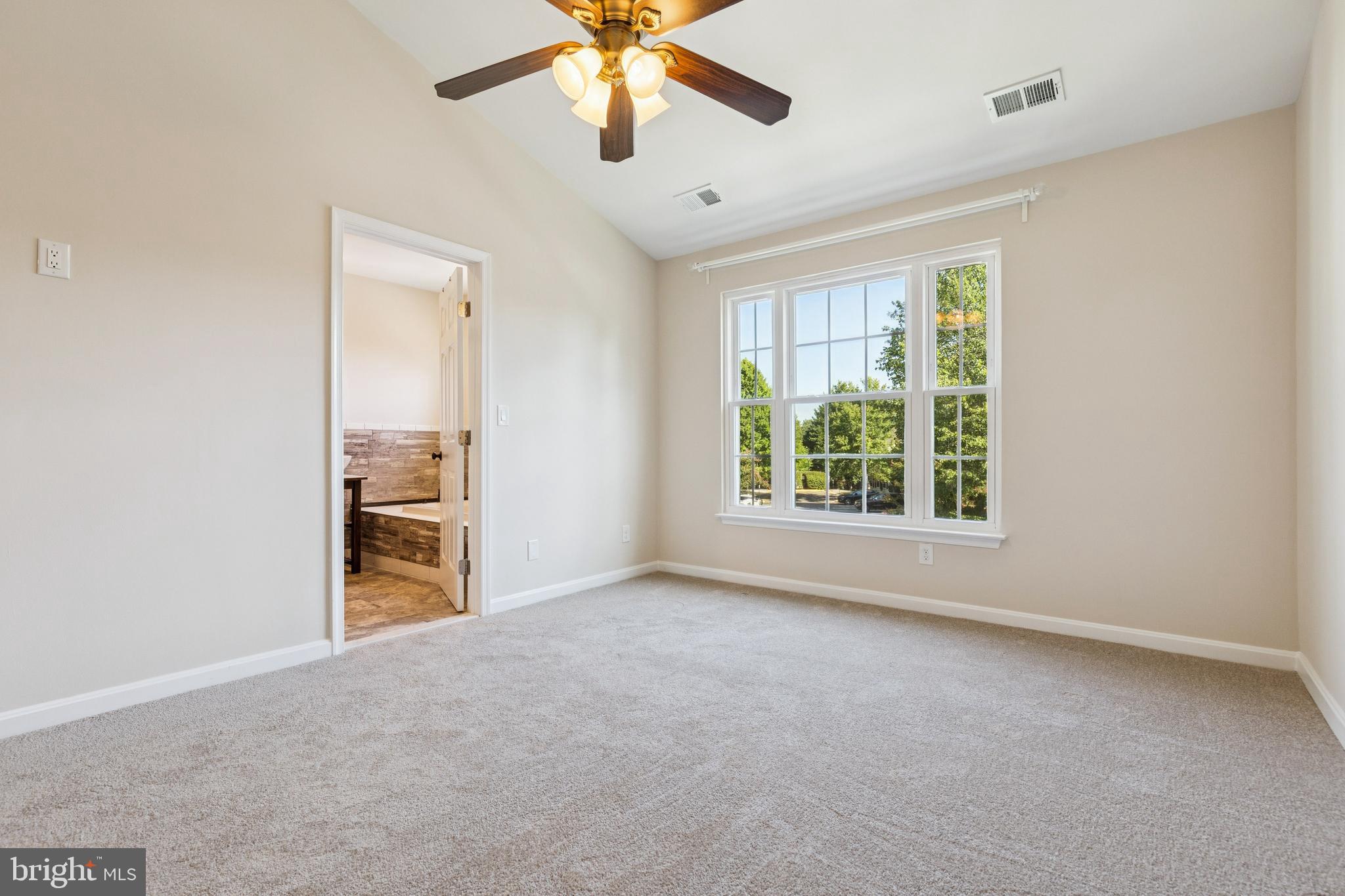 5099 Lands End Ct