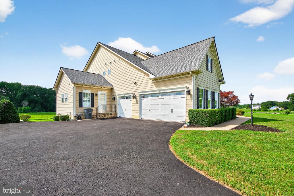 10895 JUSTABOUT FARMS LANE