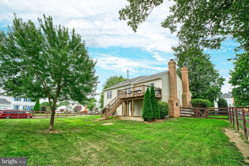 8005 Rocky Rd
