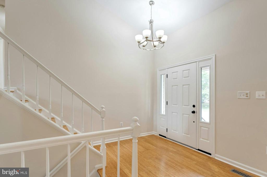 8005 Rocky Rd