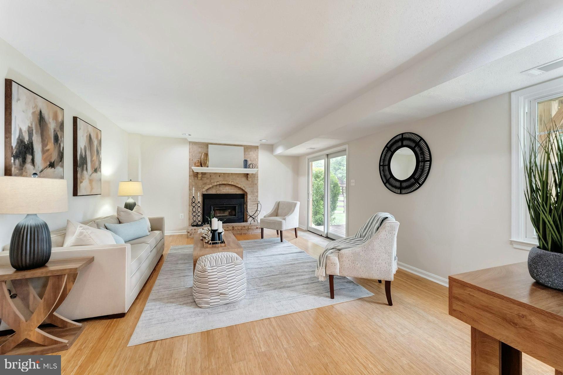 8005 Rocky Rd