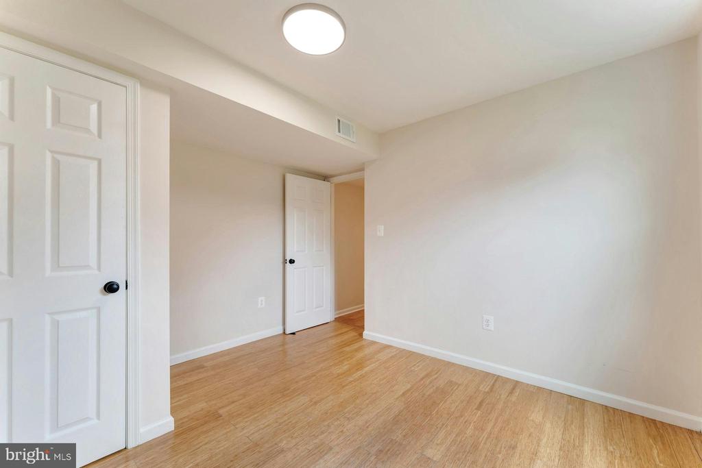 8005 Rocky Rd